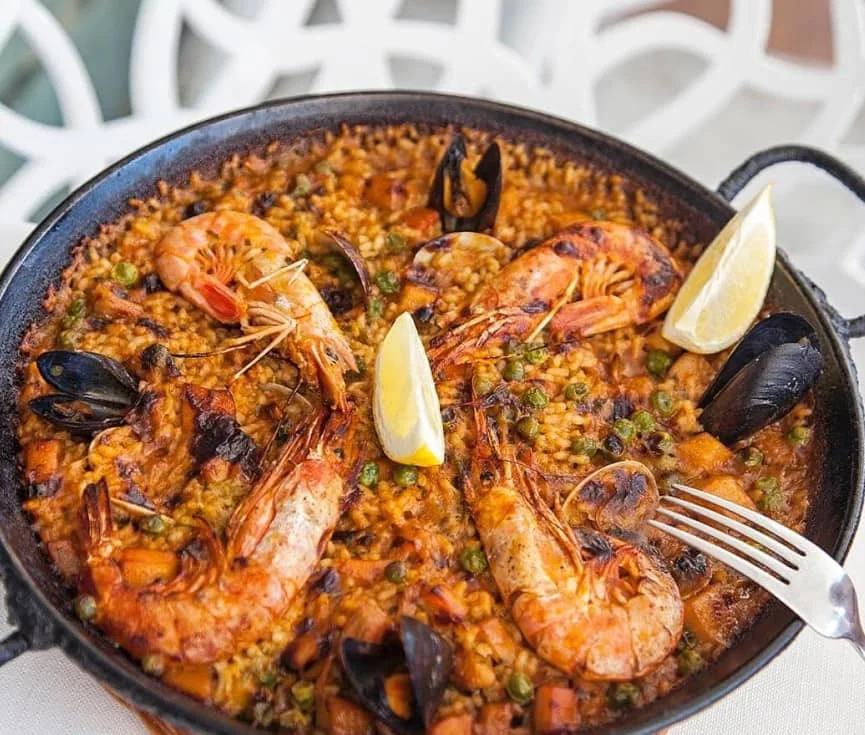 Paella de arroz marinero