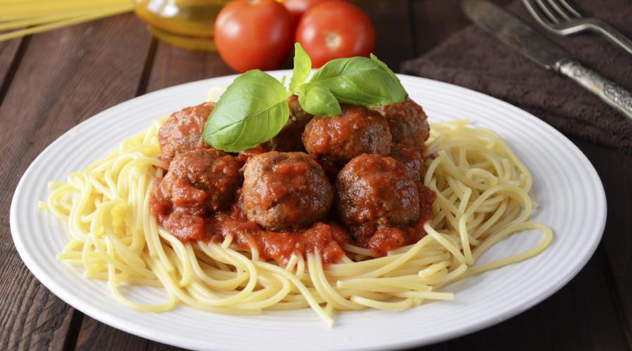 Receta Espaguetis con albóndigas