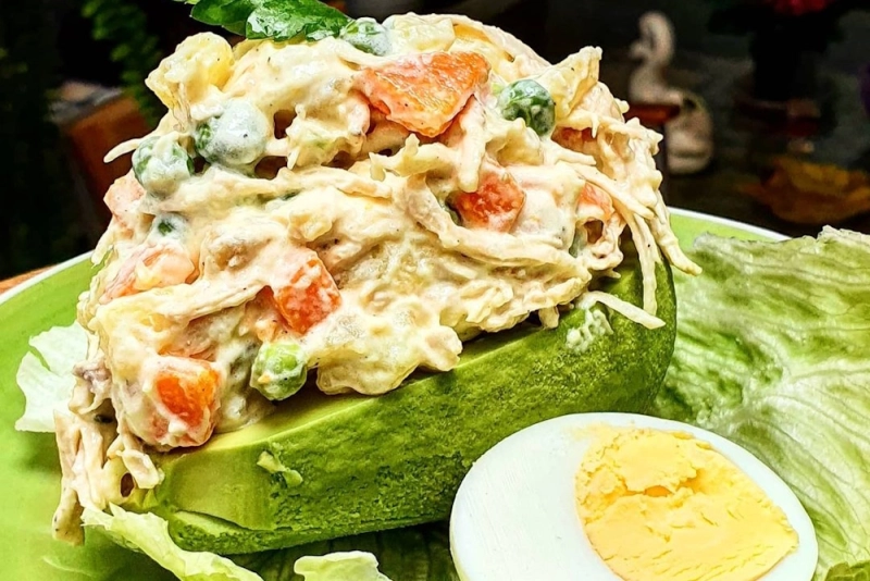 Palta Rellena con pollo saludable