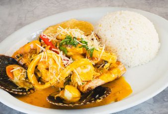 Pescado en salsa de mariscos