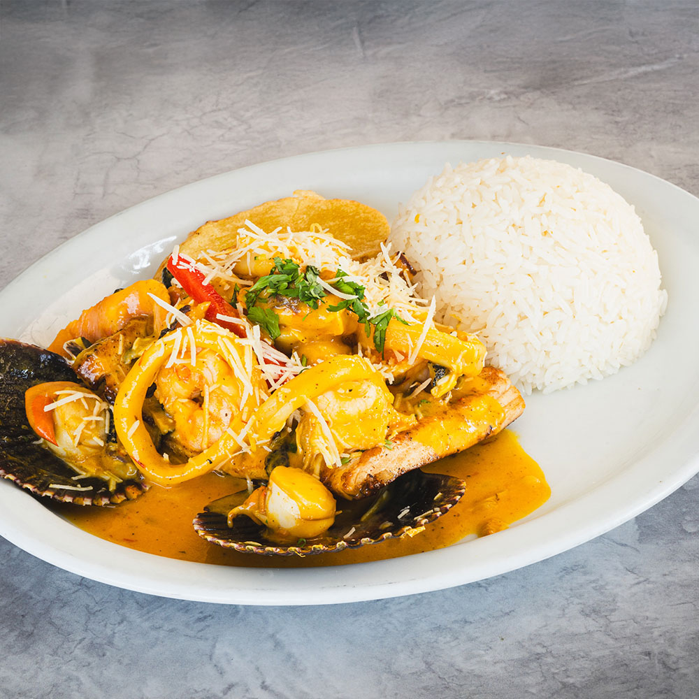 Pescado en salsa de mariscos