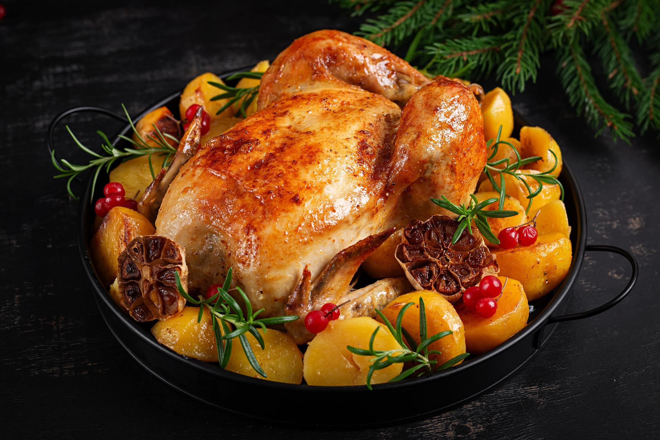 Pollo navideño al horno con hierbas aromáticas
