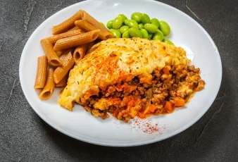 Pastel de arroz y carne gratinado